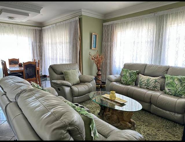 4 BEDROOM HOUSE FOR SALE IN SIDWADWA